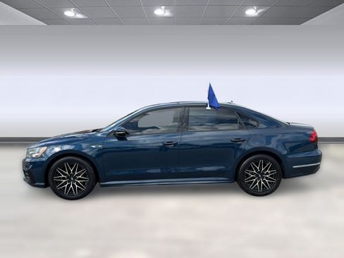 Used 2018 Volkswagen Passat 2.0T R-Line FWD image 2