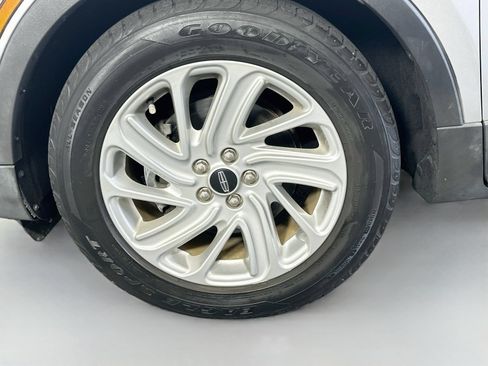 Used 2019 Lincoln MKC Reserve FWD image 33