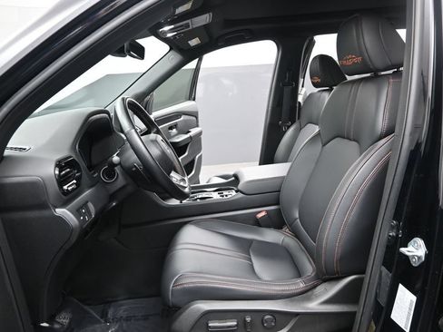 Certified 2023 Honda Pilot TrailSport image 16