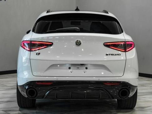 Used 2024 Alfa Romeo Stelvio Veloce AWD/4WD image 14