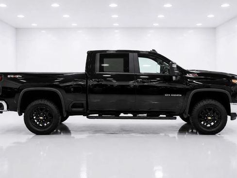Used 2021 Chevrolet Silverado 2500 LT w/ Convenience Package AWD/4WD image 6