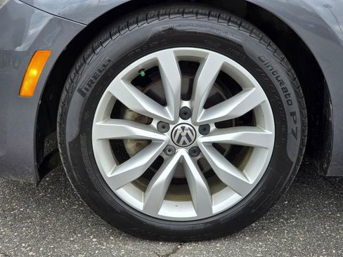 Used 2015 Volkswagen Beetle TDI image 13