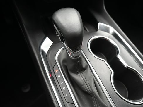 Used 2023 Chevrolet Traverse Premier FWD image 27
