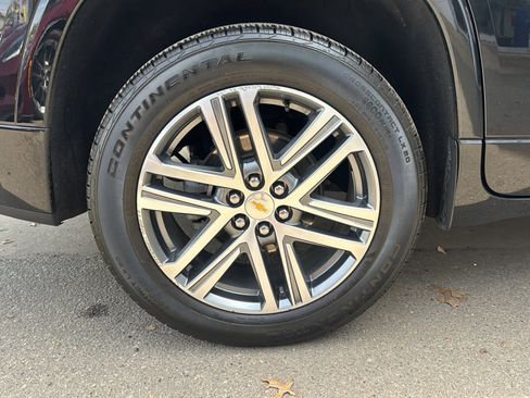 Used 2023 Chevrolet Traverse High Country image 50