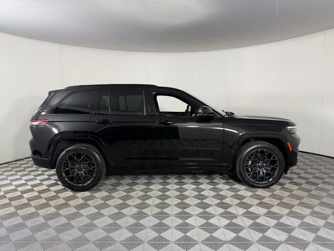 Used 2023 Jeep Grand Cherokee Summit w/ High Altitude Package AWD/4WD image 5
