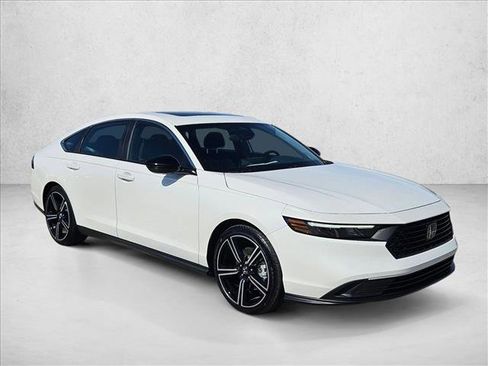 Used 2025 Honda Accord Sport image 3