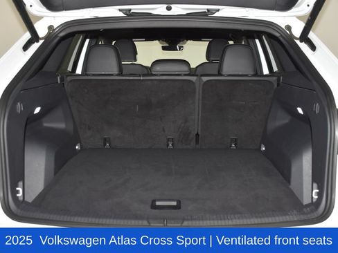 Used 2025 Volkswagen Atlas Cross Sport SE AWD/4WD image 30