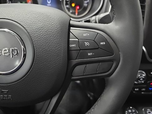 Used 2022 Jeep Cherokee Trailhawk w/ Sun, Sound & Nav Group image 20