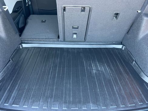 Used 2023 Volkswagen Taos SE image 12