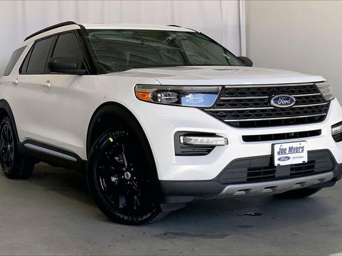 Certified 2023 Ford Explorer XLT w/ Equipment Group 202A image 34