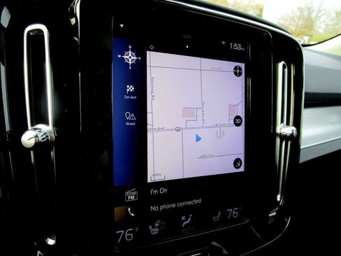 Used 2020 Volvo XC40 T5 Momentum w/ Protection Package Premier image 3