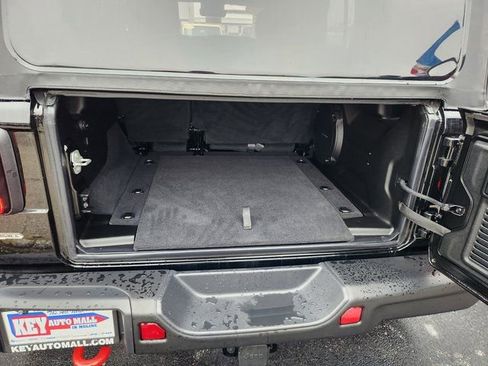 Used 2025 Jeep Wrangler Unlimited Rubicon w/ XTREMEE 35" Tire Package image 6