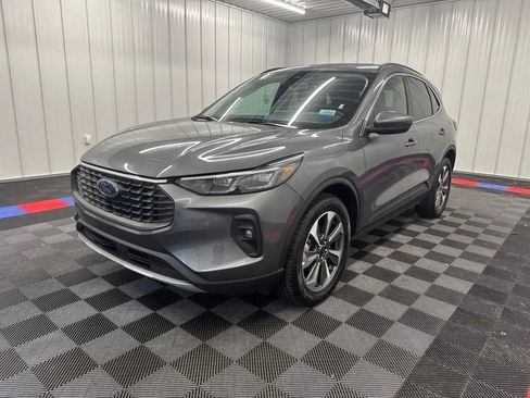 Used 2025 Ford Escape Platinum AWD/4WD image 6