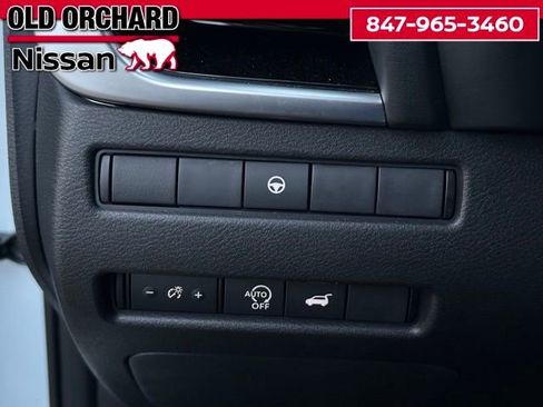 Used 2024 Nissan Rogue SL AWD/4WD image 18