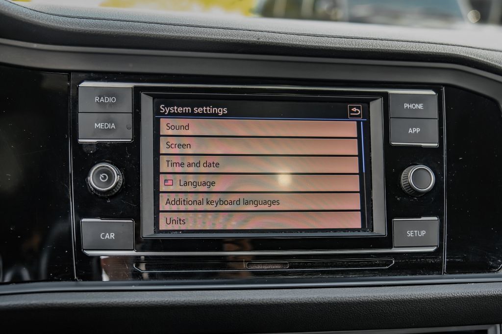 Used 2019 Volkswagen Jetta R-Line FWD image 39