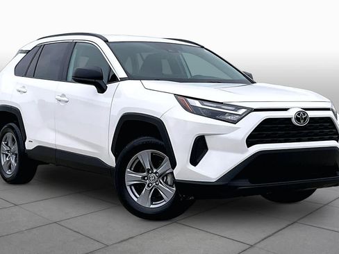 Used 2025 Toyota RAV4 LE AWD/4WD image 5