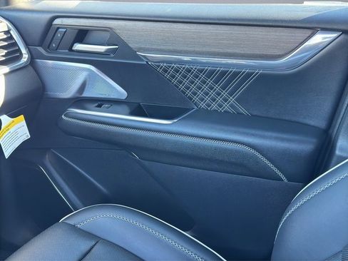 Certified 2024 GMC Acadia Denali w/ Super Cruise Package image 13