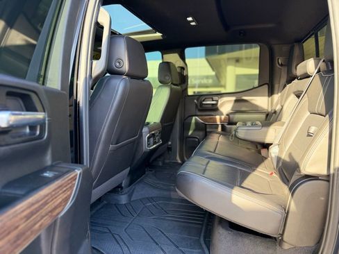 Used 2020 Chevrolet Silverado 1500 High Country w/ Technology Package AWD/4WD image 8