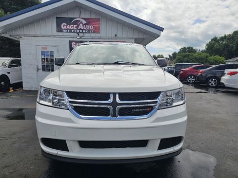 Used 2017 Dodge Journey SE FWD image 3