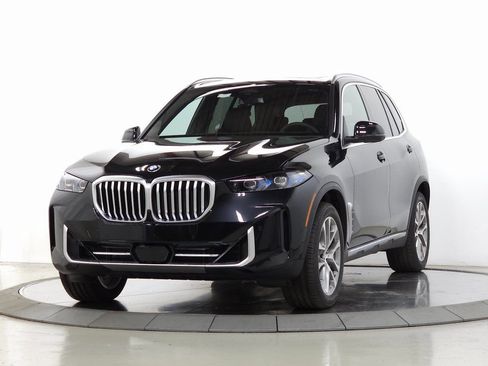 Used 2026 BMW X5 xDrive40i w/ Premium Package AWD/4WD image 3