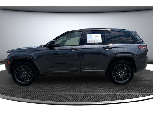 Certified 2025 Jeep Grand Cherokee Summit w/ Obsidian Package AWD/4WD image 17