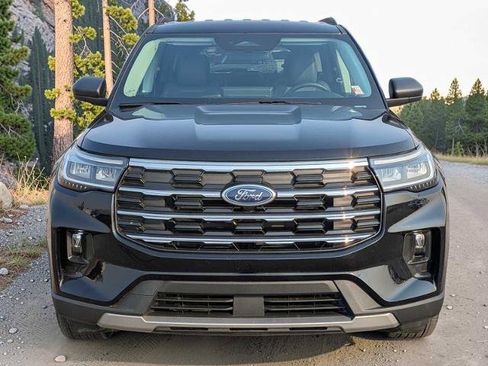 Certified 2025 Ford Explorer Active w/ Active Comfort Package AWD/4WD image 9