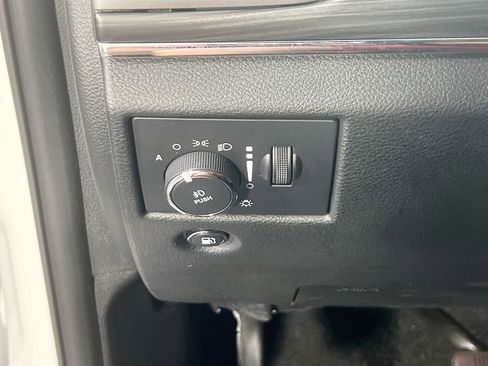 Used 2022 Jeep Grand Cherokee Limited image 10