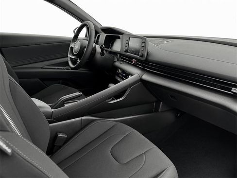 Used 2025 Hyundai Elantra Sport FWD image 15