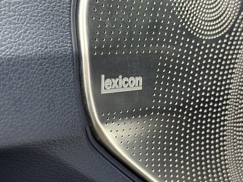 Used 2021 Genesis G90 3.3T Premium image 17