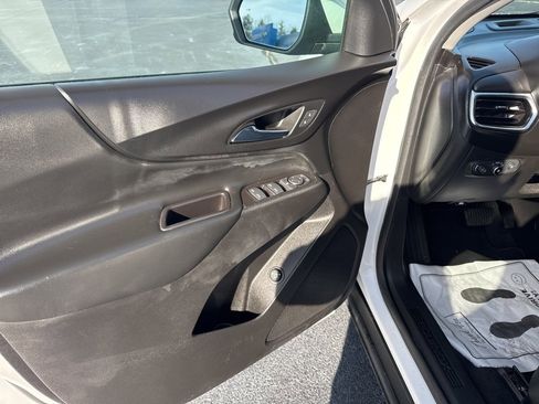 Used 2020 Chevrolet Equinox LT image 9