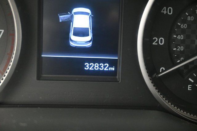 Used 2020 Hyundai Elantra SE FWD image 18