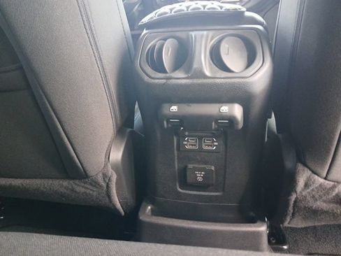 Used 2023 Jeep Wrangler Unlimited Rubicon 4xe AWD/4WD image 13