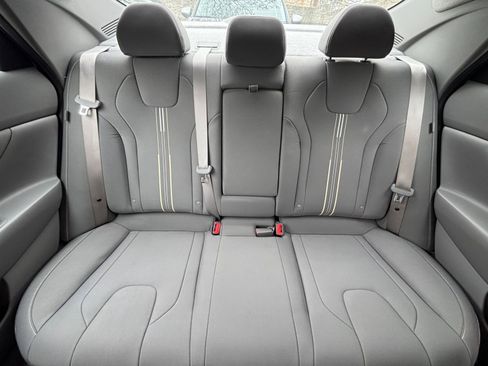 Used 2025 Hyundai Elantra SEL image 41