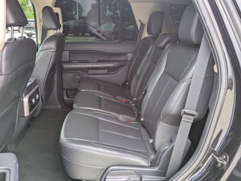 Used 2024 Ford Expedition XLT AWD/4WD image 13