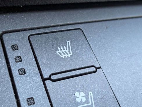 Used 2016 Lexus RC 200t image 22