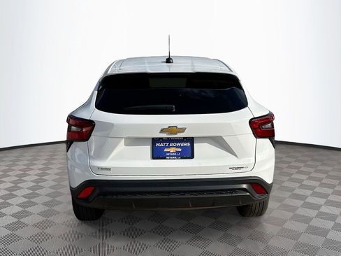 Used 2025 Chevrolet Trax LS image 6