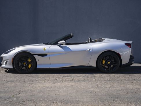 Used 2019 Ferrari Portofino image 2