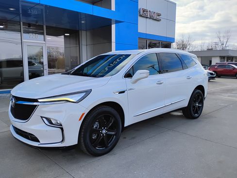 Used 2023 Buick Enclave Essence w/ Sport Touring Edition image 30