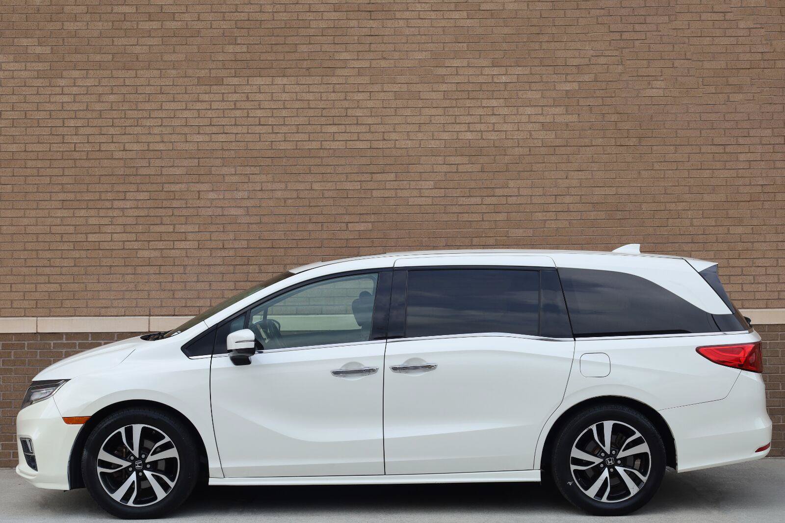 Used 2019 Honda Odyssey Elite image 2