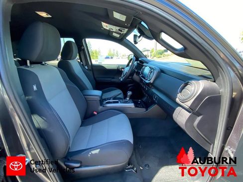 Used 2021 Toyota Tacoma TRD Off-Road w/ Technology Package AWD/4WD image 14