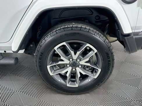 Certified 2024 Jeep Wrangler Unlimited w/ Convenience Group AWD/4WD image 26