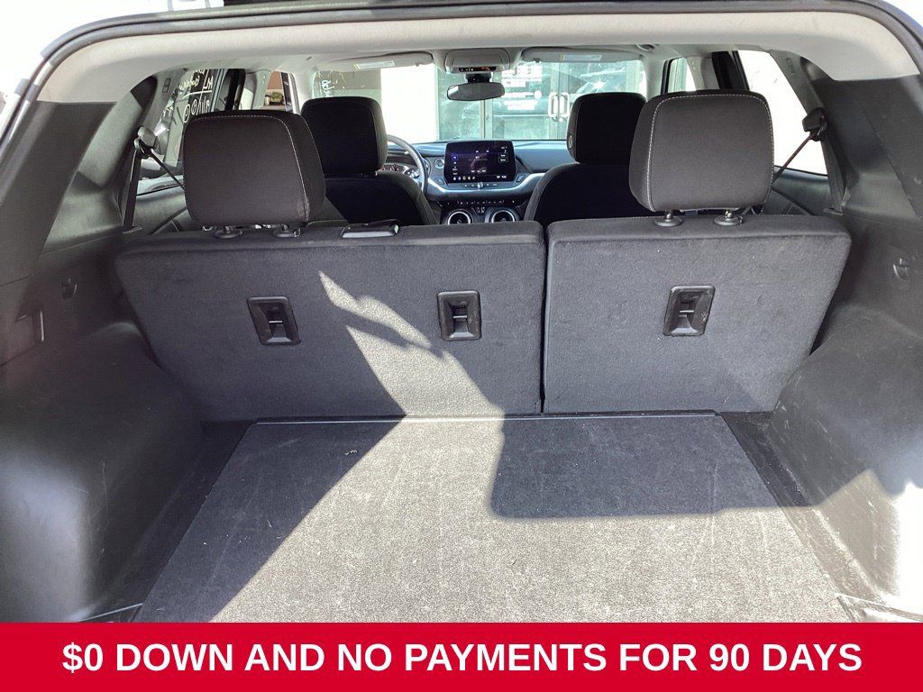 Used 2025 Chevrolet Blazer LT AWD/4WD image 9