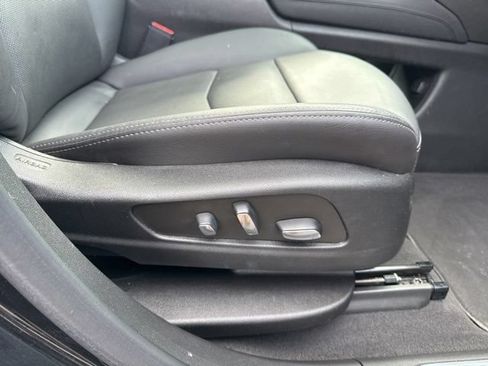 Certified 2023 Cadillac XT5 Premium Luxury FWD image 30