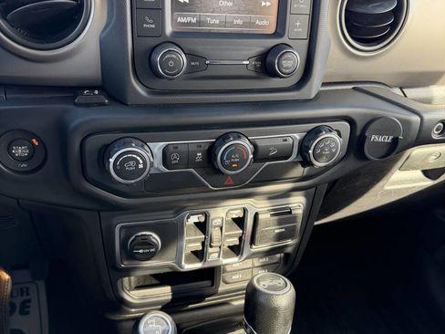 Used 2018 Jeep Wrangler Unlimited Sport S image 15