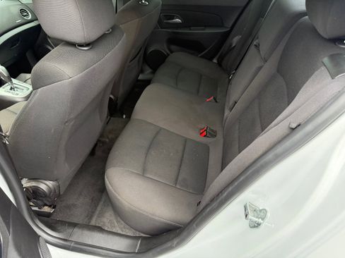 Used 2015 Chevrolet Cruze LT image 10