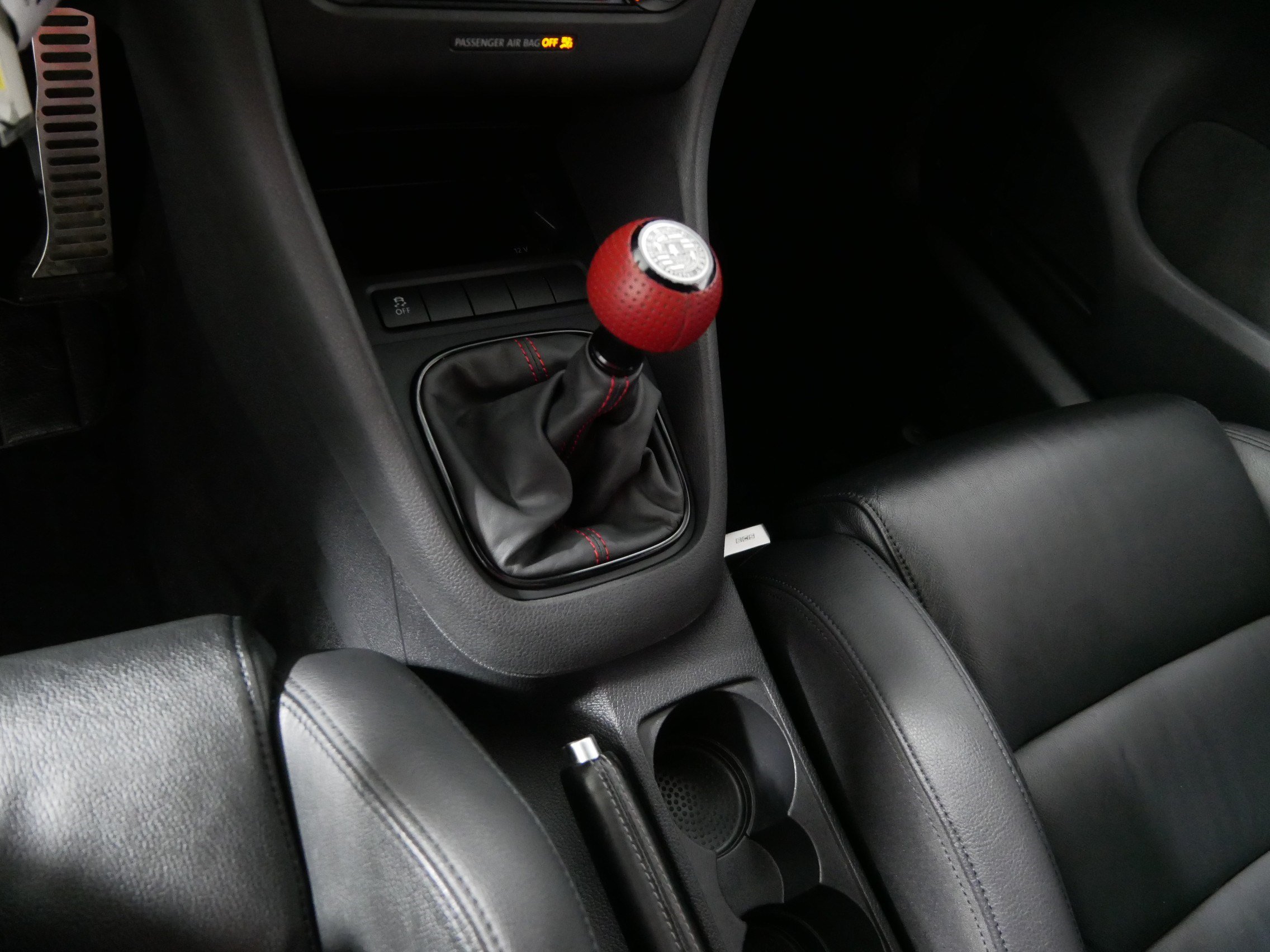 Used 2013 Volkswagen Golf R 4-Door AWD/4WD image 24