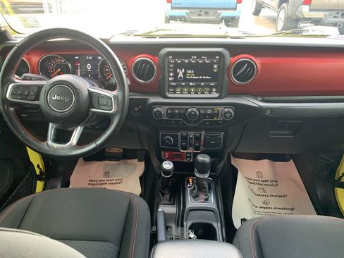 Used 2023 Jeep Gladiator Rubicon w/ Cold Weather Group AWD/4WD image 16