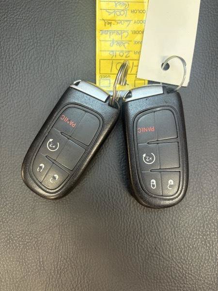 Used 2016 Jeep Cherokee Limited AWD/4WD image 13