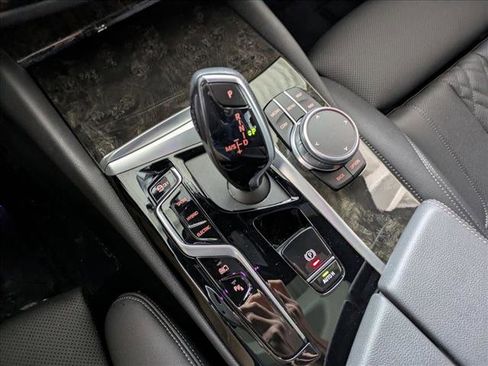 Used 2023 BMW 530e w/ Premium Package image 12