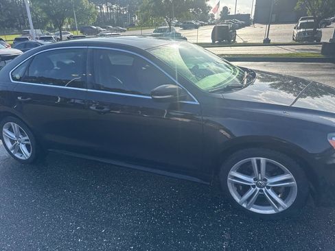Used 2014 Volkswagen Passat 3.6 SE FWD image 12